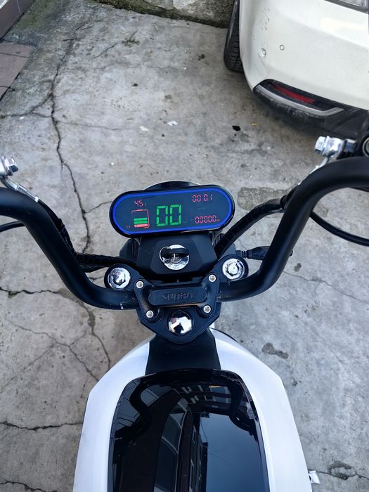 Scuter electric Sunra Miku Max