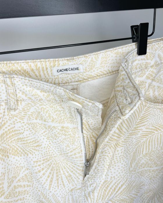 Бели дънки със златист принт Cache Cache