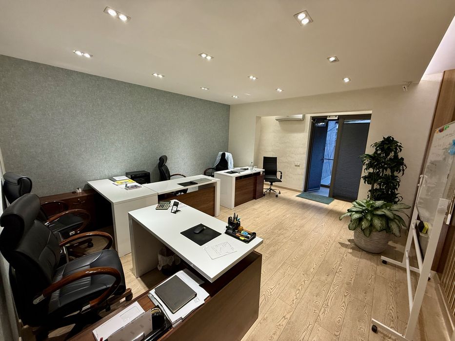 Продаю Своя Hi-Tech Office Себзор Korzinka.uz Вдоль Дороги 85м2.