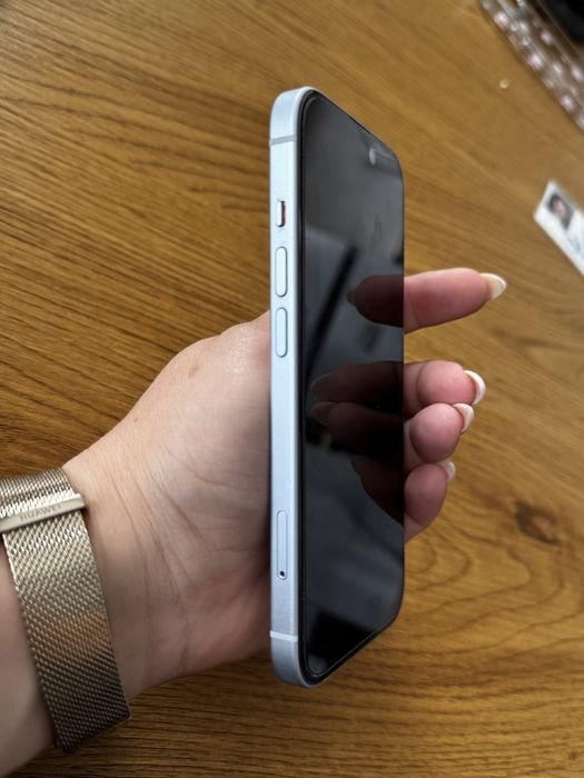 Продавам Iphone 15