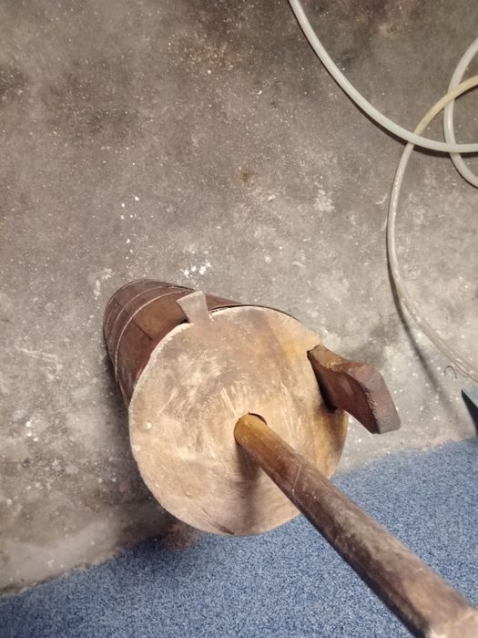 Буталка/бучка за добив на масло ретро