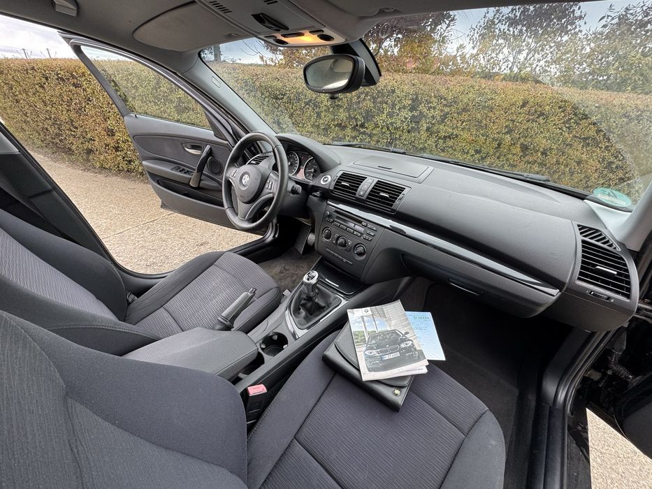 BMW 1 Series 2010 — imagine 10