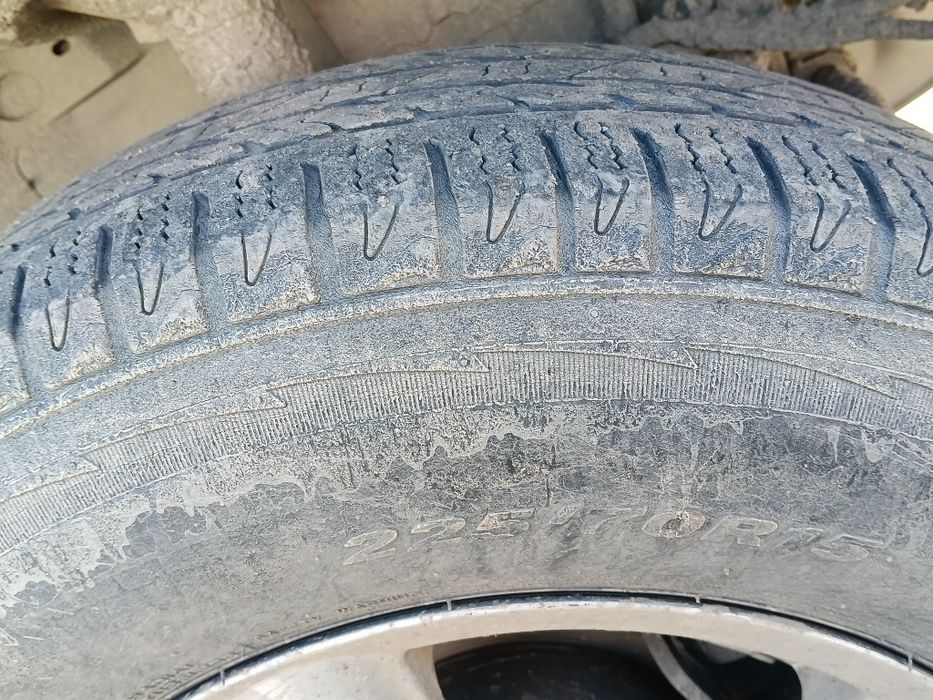 Продам шины 225/70/15