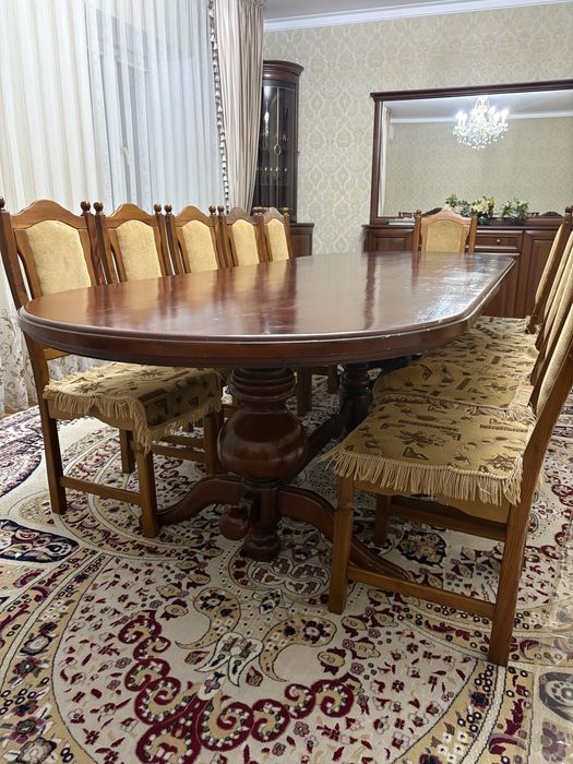 Продам Стол и стулья