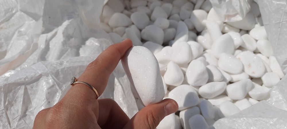 Piatra Thasos Alba Rotunjita cu dim. 0-1cm/1-3cm/3-6cm/6-10cm.