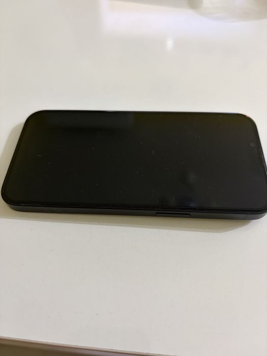 Продавам iPhone 14