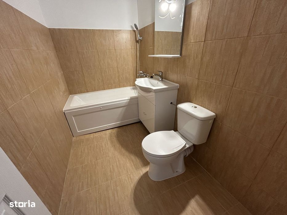 Vand apart.1 cam.situat in Micalaca,str.Vaslui,st. 50 mp,et.4/4,modern