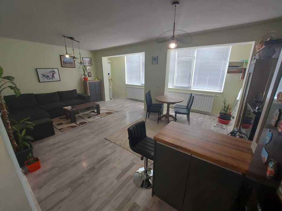 Етаж от къща, кв. Вароша