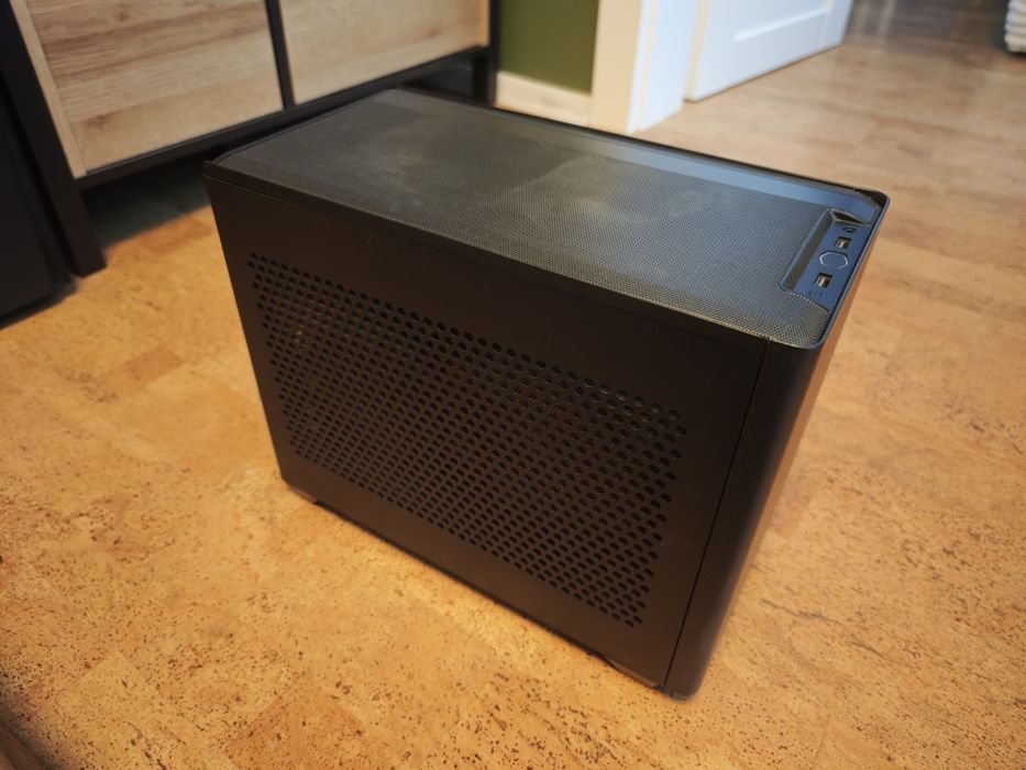 Геймърски компютър (RTX 2080Ti, Ryzen 9, 32GB RAM)