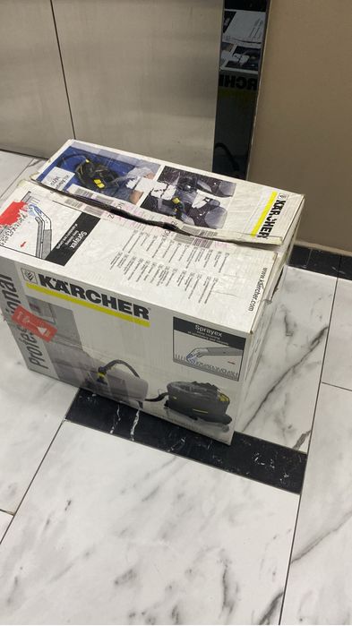 Продаю пылесос Керхер пуззи 8/1с