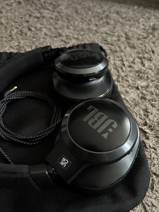Casti JBL live 660 NC