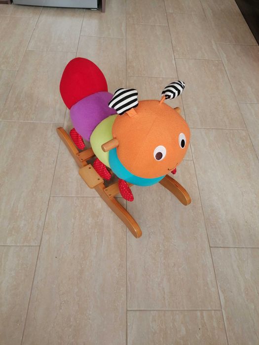 Люлееща играчка - гъсеница