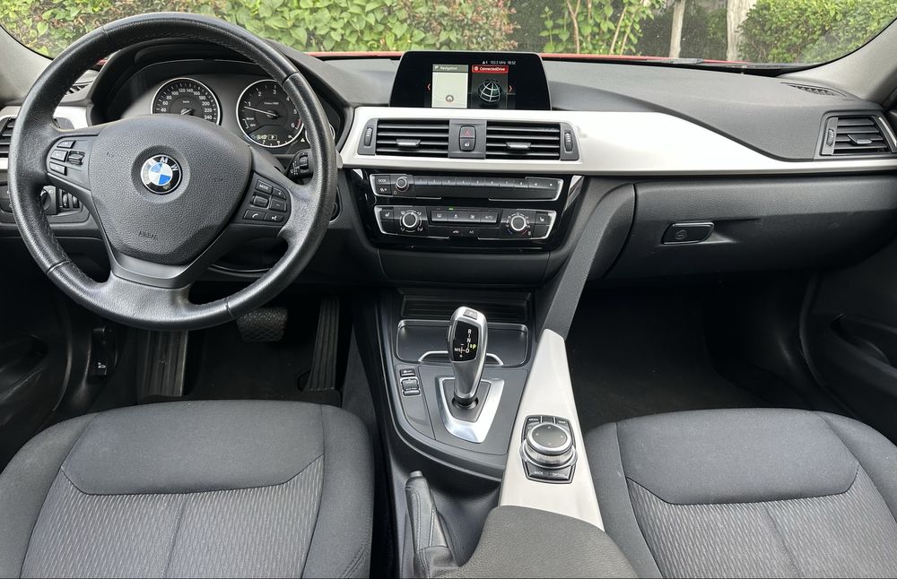 BMW  F330 xDrive