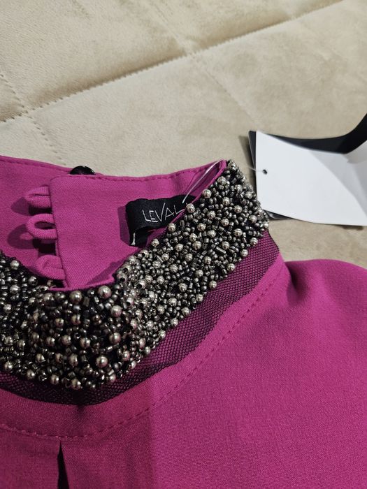 Продам яркое нарядное платье