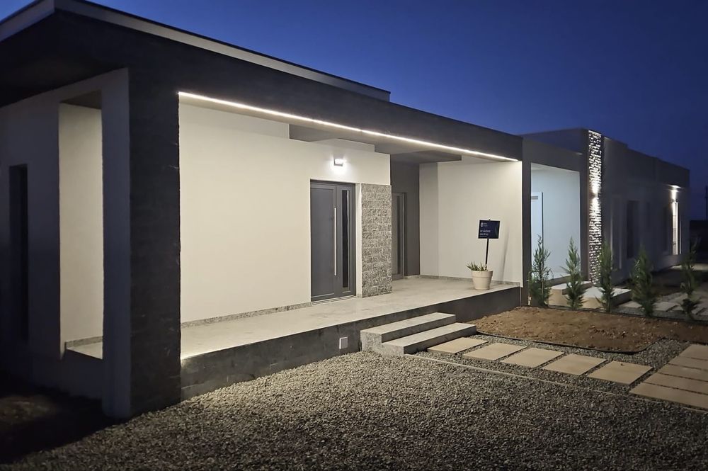 CASĂ MODERNĂ PE PARTER | Construcție nouǎ