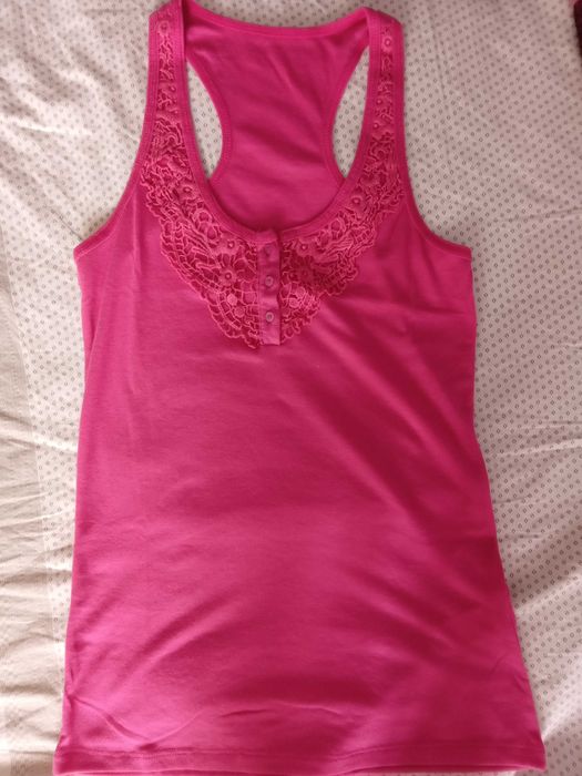 Tricouri de damă diverse modele