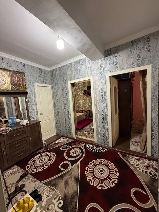 Srochno Sirdaryo tuman 3 xona Kamariston yangi uylarda Uy sotiladi