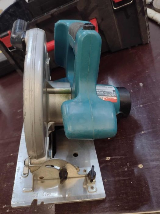 Циркуляр Макита BSR730