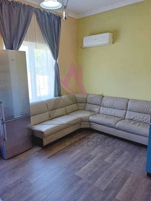 Дава се под наем Двустаен апартамент в Варна, Кайсиева градина - 50 кв.м за 381.99 € - Снимка #1