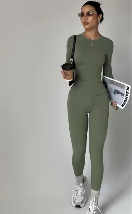 Спортен комплект клин + блуза — висока талия