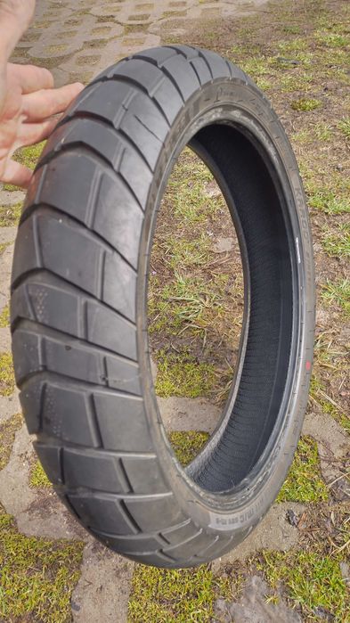 Продавам гума за мотор 120/70/17  Metzelerr