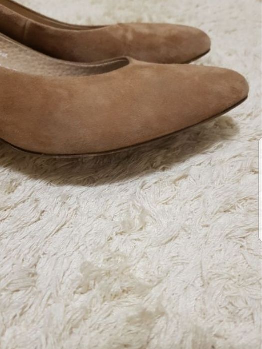 Продам замшевые туфли