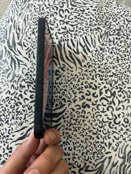 Продам Айфон 13 128гиг