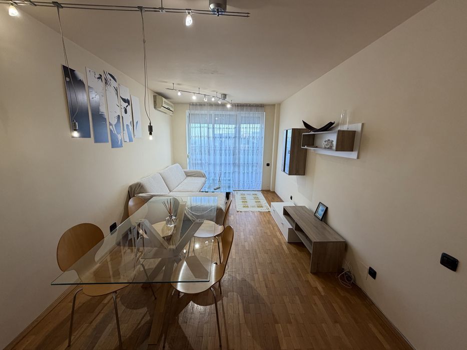 Дава се под наем Двустаен апартамент в Варна, Бриз - 70 кв.м за 433.5 € - Снимка #1