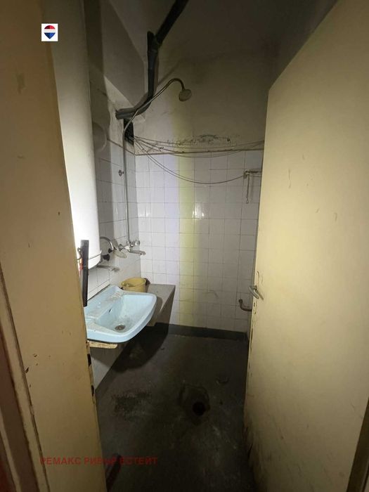 Тристаен апартамент за продажба кв. Широк център - снимка 15