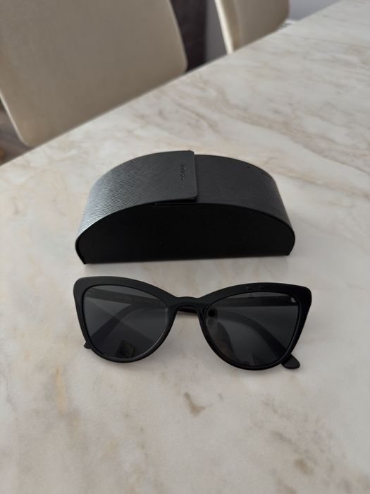Prada Cut Eye слънчеви очила