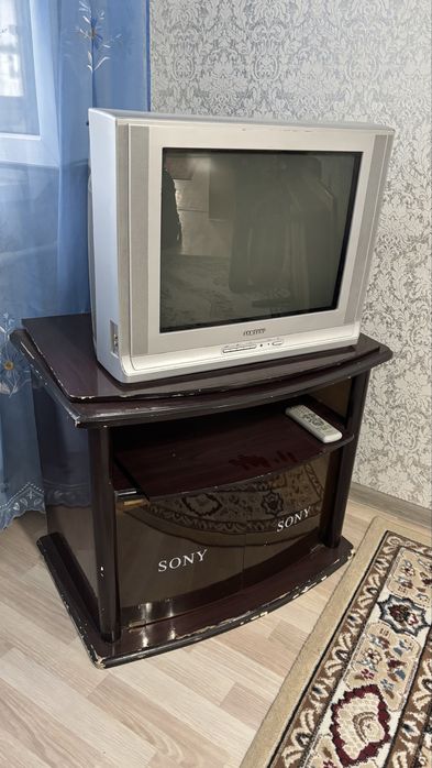 Телевизор с тумбой и DVD в подарок