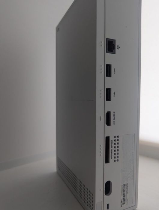 Xbox series s в отличном состоянии