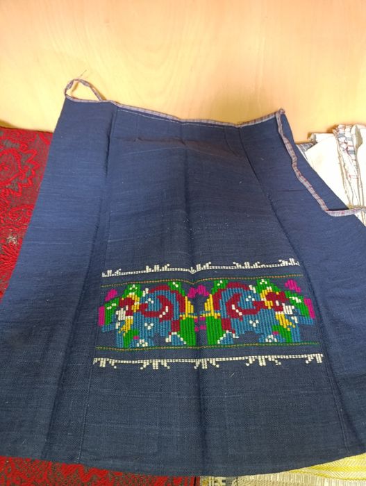 Автентични престилки за носии