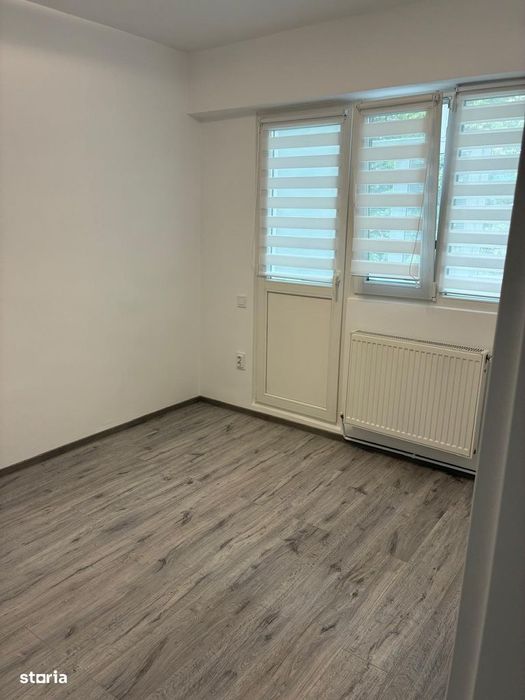 Apartament de închiriat 3 camere renovat | Ultracentral, Campina