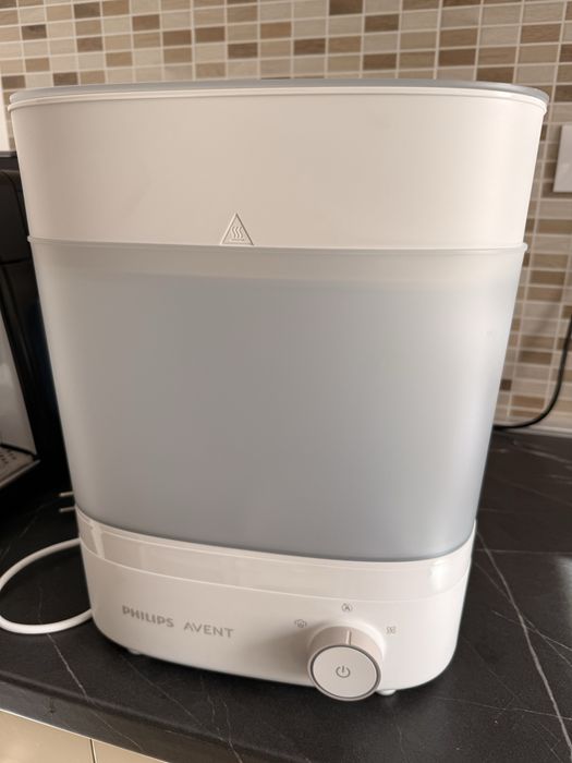Sterilizator si uscator biberoane Philips Avent