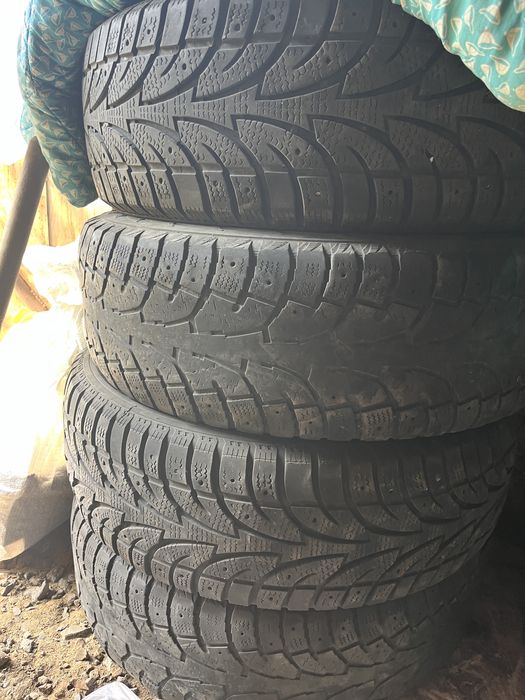 Продам комплект шин 245/65/17