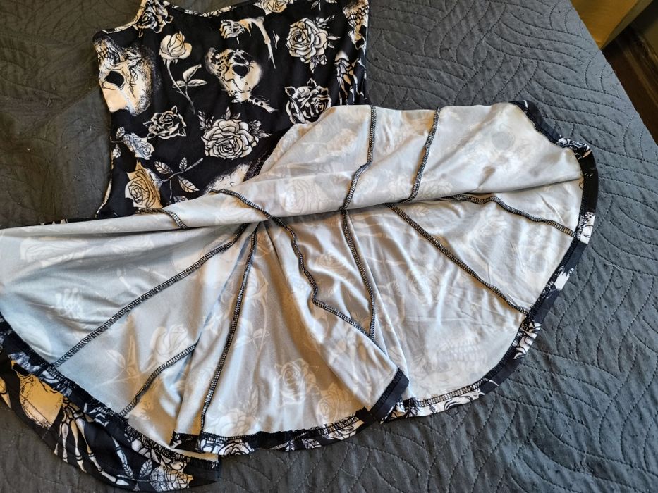 Мини рокля с тънки презрамки размер М