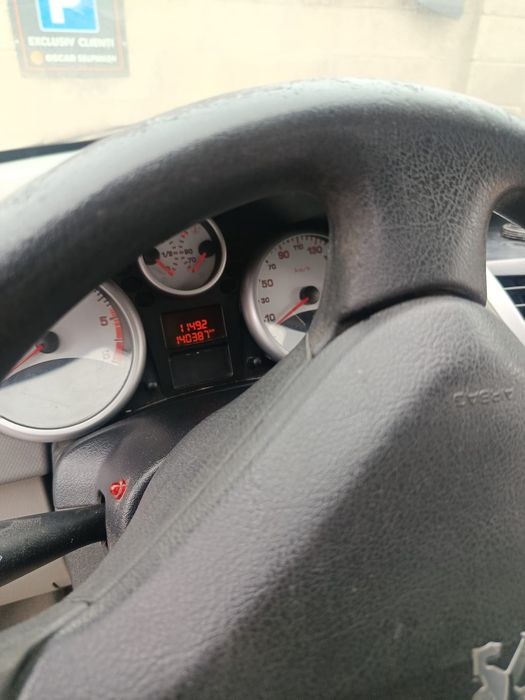 Vând Peugeot 207