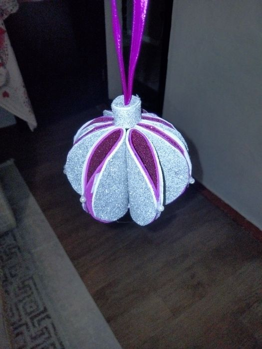 Новогодний шар на ёлку