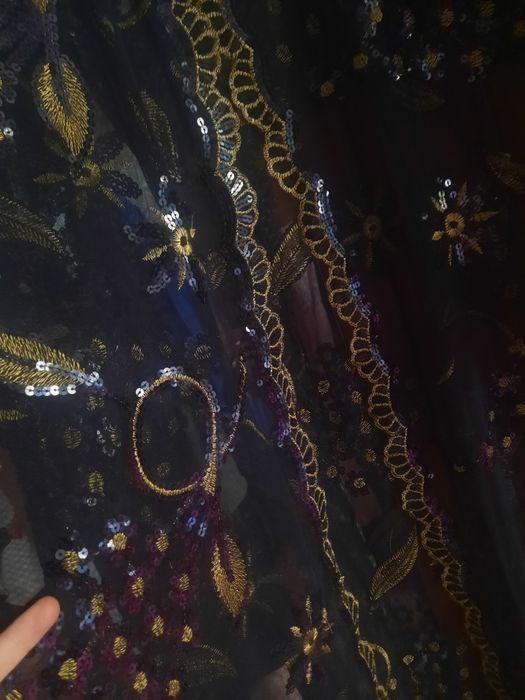 Ayollar uchun ustiga kiyib olishga kiyim