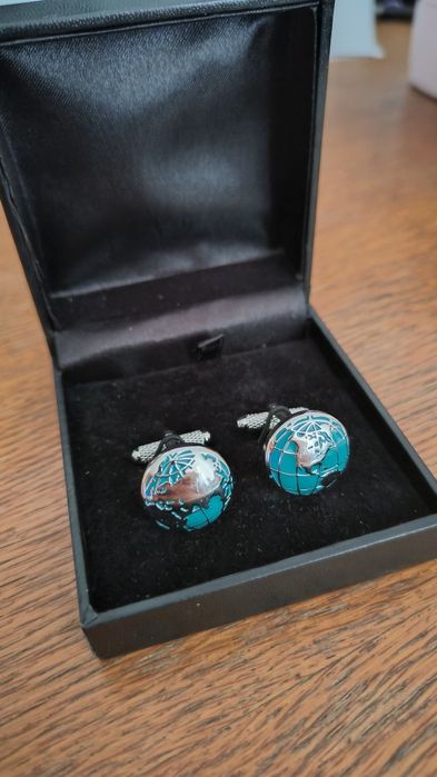 Vând Butoni cămașă My World