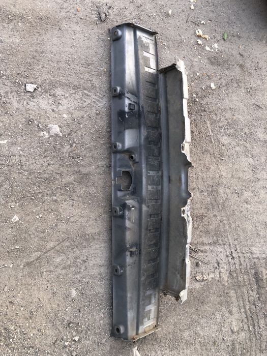 Центр заднего бампера Тойота 4runner