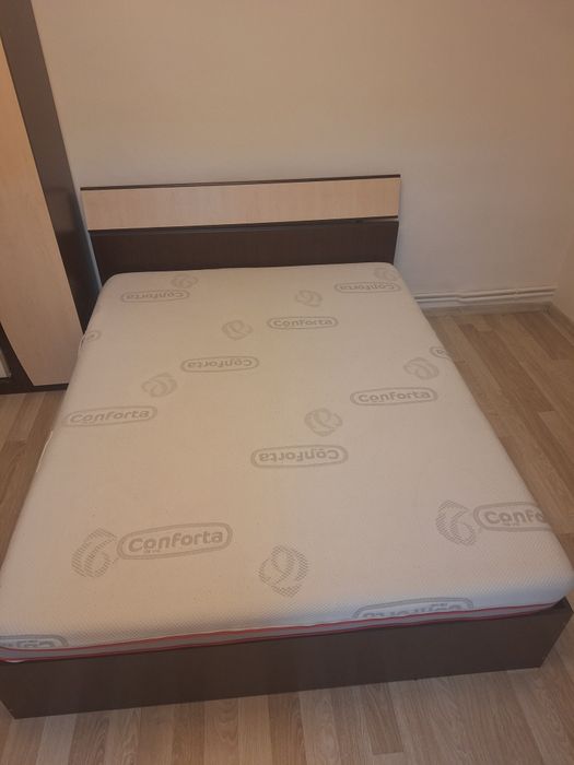 Vând pat cu saltea inclusa