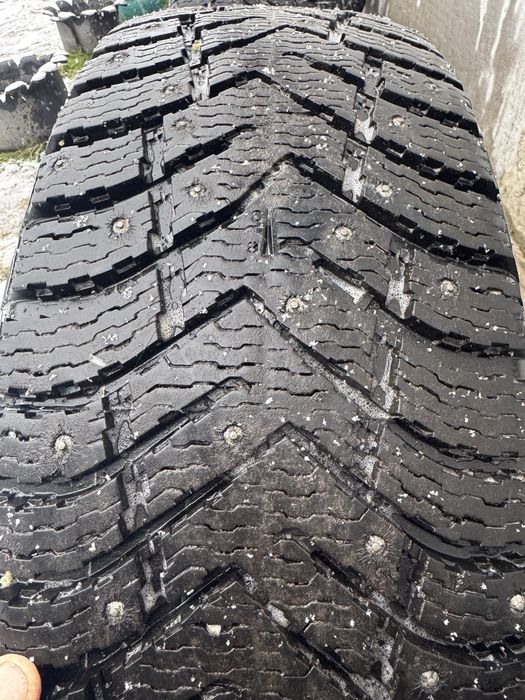 Продам зимние шины Cordiant R18