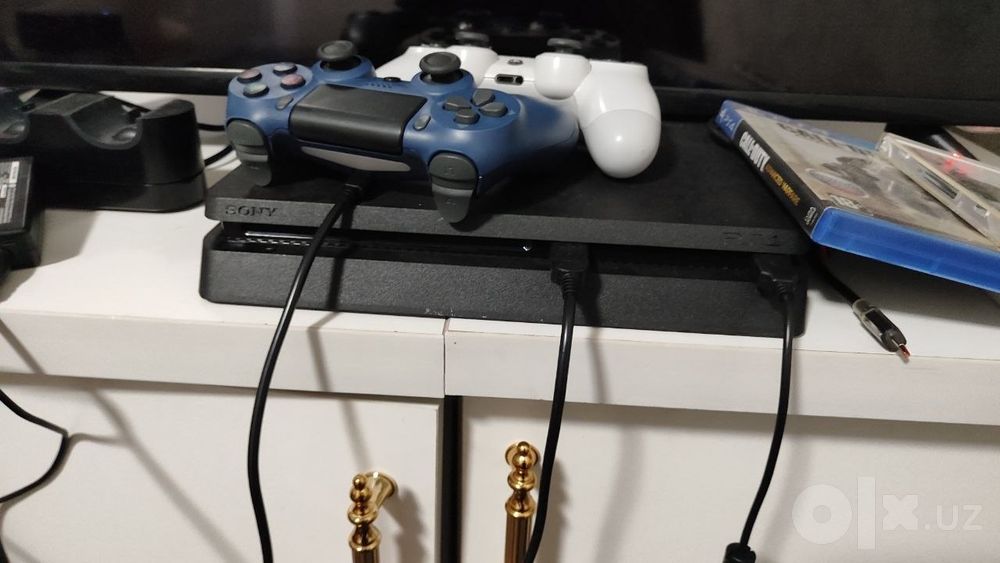 Playstation slim 4 
Playstation 4 slim sotiladi.
 1TB. Ay