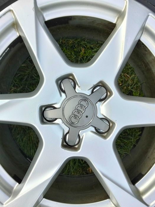 Vând jante audi A4 R17 + anvelope Hankook vara an 2023