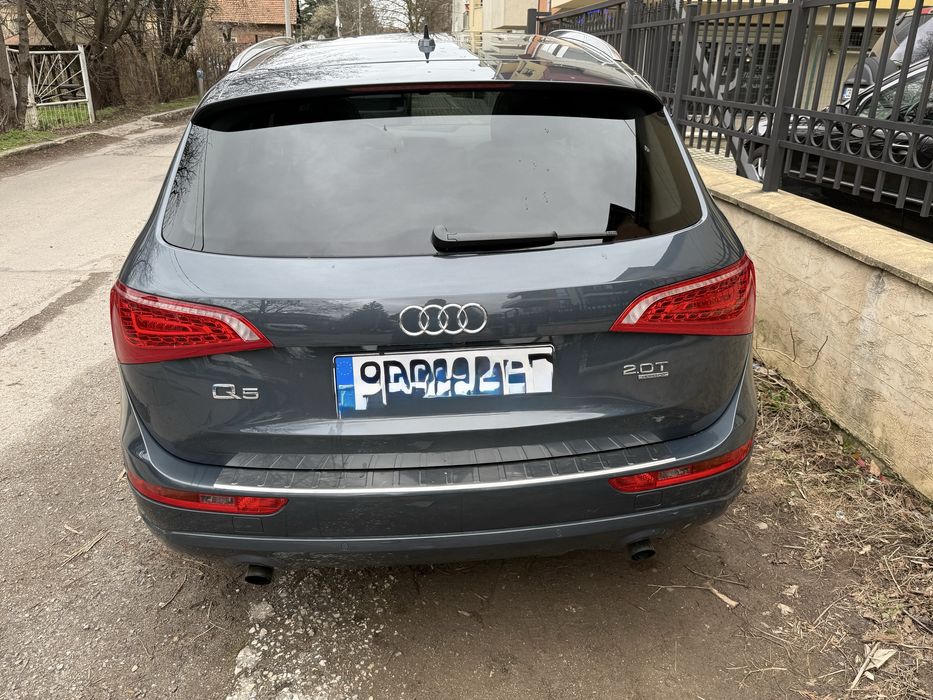 Audi Q5 автоматик бензин.