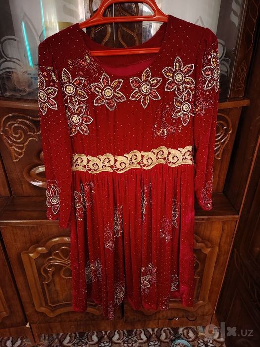 Koʻylak lozim sotiladi