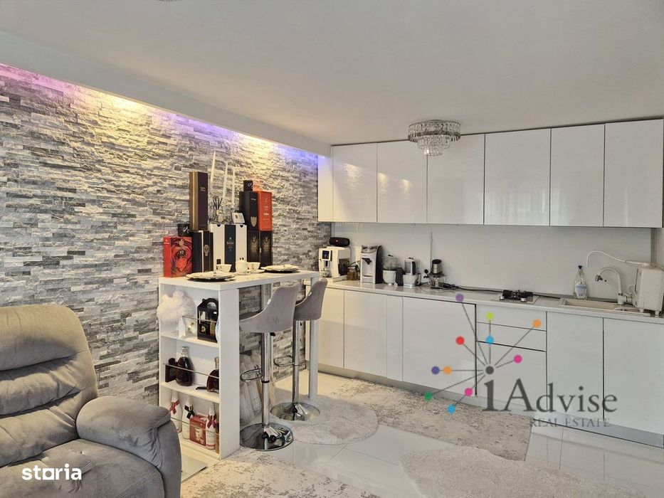 PROPRIETATE VERSATILA, complet renovată– 220 m² utili + 130 m² curte p