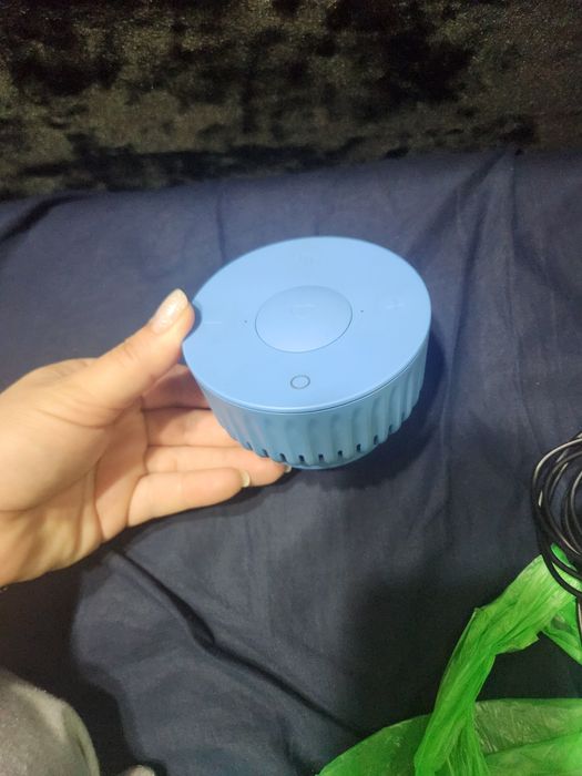 Срочно продам яндекс колонку от сбербанка